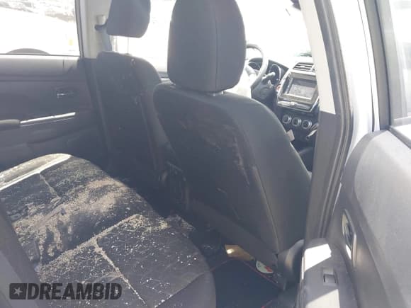 ✅ 2024 Mitsubishi Outlander S • VIN: JA4ARUAU9RU018368 • Lot: 42774903. Wystawiony na IAAI z przebiegiem Nie podano. Bezpłatny archiwum sprzedaży aukcyjnych z USA i szczegółowy raport historii pojazdu na DreamBid. Zdjęcie 8.