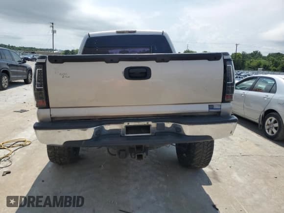 ✅ 2005 Chevrolet Silverado 1500 Z71 • VIN: 2GCEK13T051249034 • Лот: 65380264. Опубликован ранее на Copart с пробегом 270 516 миль. Бесплатный доступ к архиву аукционных продаж из США и подробный отчёт об истории автомобиля на DreamBid. Изображение 6.