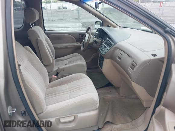 ✅ 1998 Toyota Sienna LE • VIN: 4T3ZF13C5WU046459 • Lot: 43052907. Listed on IAAI with 144,270 mi. Free auction sales archive from the USA and detailed vehicle history report at DreamBid. Image 5.