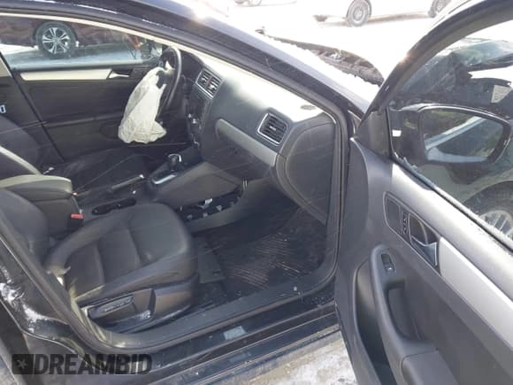 ✅ 2011 Volkswagen Jetta SEL • VIN: 3VWLZ7AJ1BM370826 • Лот: 41563650. Опубликован ранее на IAAI с пробегом 113 330 миль. Бесплатный доступ к архиву аукционных продаж из США и подробный отчёт об истории автомобиля на DreamBid. Изображение 5.