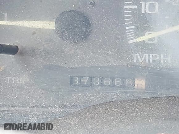 ✅ 1995 GMC Sierra 1500 • VIN: 1GTEC14H2SZ561267 • Lot: 42339445. Wystawiony na IAAI z przebiegiem 373 668 mil. Bezpłatny archiwum sprzedaży aukcyjnych z USA i szczegółowy raport historii pojazdu na DreamBid. Zdjęcie 12.