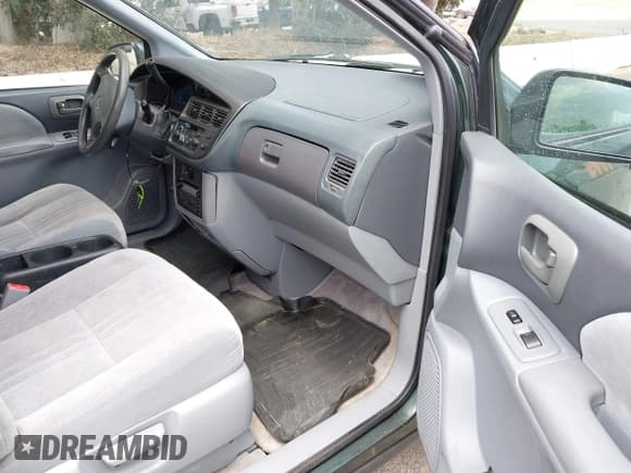 ✅ 2000 Toyota Sienna CE • VIN: 4T3GF19C1YU282964 • Lot: 42735424. Wystawiony na IAAI z przebiegiem 215 613 mil. Bezpłatny archiwum sprzedaży aukcyjnych z USA i szczegółowy raport historii pojazdu na DreamBid. Zdjęcie 5.