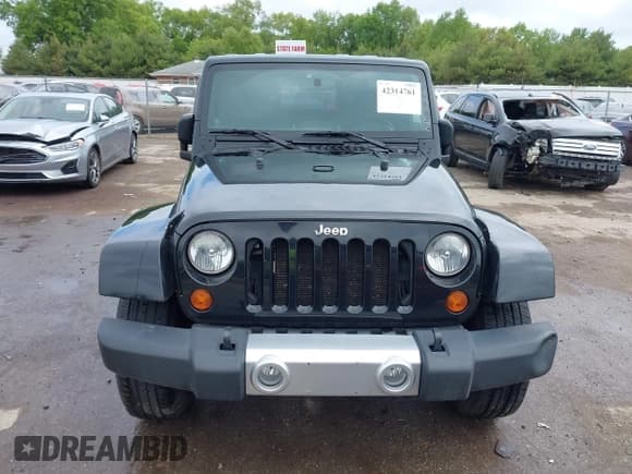 ✅ 2008 Jeep Wrangler Unlimited Sahara • VIN: 1J4GA59128L512626 • Lot: 42314761. Listed on IAAI with 116,161 mi. Free auction sales archive from the USA and detailed vehicle history report at DreamBid. Image 13.