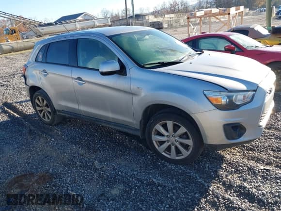 ✅ 2015 Mitsubishi Outlander ES • VIN: 4A4AP3AU0FE031806 • Лот: 43618035. Опубликован ранее на IAAI с пробегом 125 832 миль. Бесплатный доступ к архиву аукционных продаж из США и подробный отчёт об истории автомобиля на DreamBid. Изображение 1.