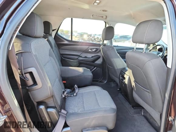 ✅ 2020 Chevrolet Traverse LT Cloth • VIN: 1GNERGKW0LJ310757 • Lot: 84817065. Listed on Copart with 90,530 mi. Free auction sales archive from the USA and detailed vehicle history report at DreamBid. Image 11.