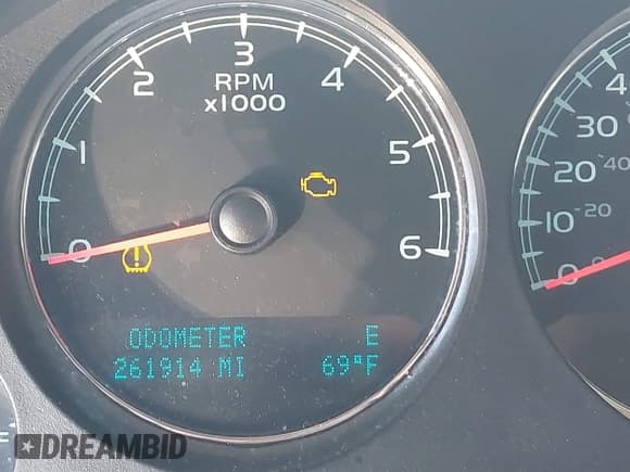 ✅ 2012 Chevrolet Tahoe LT • VIN: 1GNSCBE04CR141228 • Lot: 43740494. Wystawiony na IAAI z przebiegiem 261 914 mil. Bezpłatny archiwum sprzedaży aukcyjnych z USA i szczegółowy raport historii pojazdu na DreamBid. Zdjęcie 15.