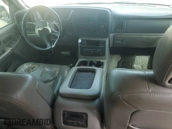 2005 Chevrolet Suburban LT с VIN 3GNEC16Z35G296134, выставлен на аукционе Copart как лот 65446344 с пробегом 242 754 миль миль и Списание • Salvage title. История ставок и продаж доступна на DreamBid. Изображение 8.