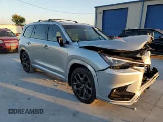 ✅ 2025 Lexus TX 500h F Sport Premium • VIN: 5TDABAB63SS009040 • Lot: 82586695. Wystawiony na Copart z przebiegiem 6 308 mil. Bezpłatny archiwum sprzedaży aukcyjnych z USA i szczegółowy raport historii pojazdu na DreamBid. Zdjęcie 4.