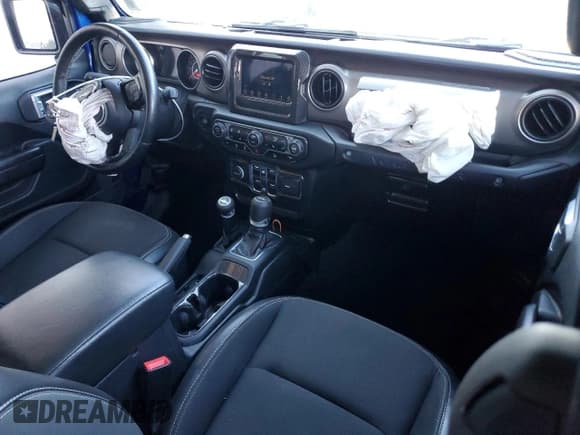 ✅ 2020 Jeep Wrangler Unlimited Sport • VIN: 1C4HJXDG4LW333870 • Lot: 86645595. Listed on Copart with 87,575 mi. Free auction sales archive from the USA and detailed vehicle history report at DreamBid. Image 8.