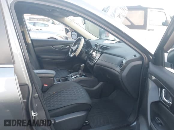 ✅ 2017 Nissan Rogue SL • VIN: 5N1AT2MT5HC896717 • Lot: 43181172. Listed on IAAI with 84,735 mi. Free auction sales archive from the USA and detailed vehicle history report at DreamBid. Image 5.