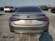 ✅ 2020 Lexus ES 300h • VIN: 58AC21B16LU006468 • Lot: 87726335. Wystawiony na Copart z przebiegiem 265 073 mil. Bezpłatny archiwum sprzedaży aukcyjnych z USA i szczegółowy raport historii pojazdu na DreamBid. Zdjęcie 6.