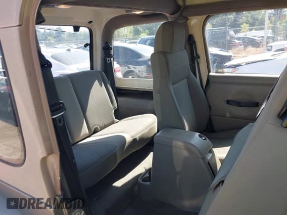 ✅ 2004 Jeep Wrangler Sahara • VIN: 1J4FA59S74P718659 • Lot: 43316154. Listed on IAAI with 144,737 mi. Free auction sales archive from the USA and detailed vehicle history report at DreamBid. Image 8.