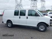 ✅ 2018 GMC Savana Cargo • VIN: 1GTW7AFG5J1177431 • Lot: 42223377. Wystawiony na IAAI z przebiegiem 59 450 mil. Bezpłatny archiwum sprzedaży aukcyjnych z USA i szczegółowy raport historii pojazdu na DreamBid. Zdjęcie 14.