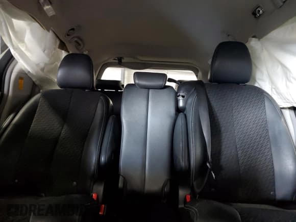 ✅ 2014 Toyota Sienna SE • VIN: 5TDXK3DC2ES442961 • Lot: 70143165. Listed on Copart with 204,488 mi. Free auction sales archive from the USA and detailed vehicle history report at DreamBid. Image 10.