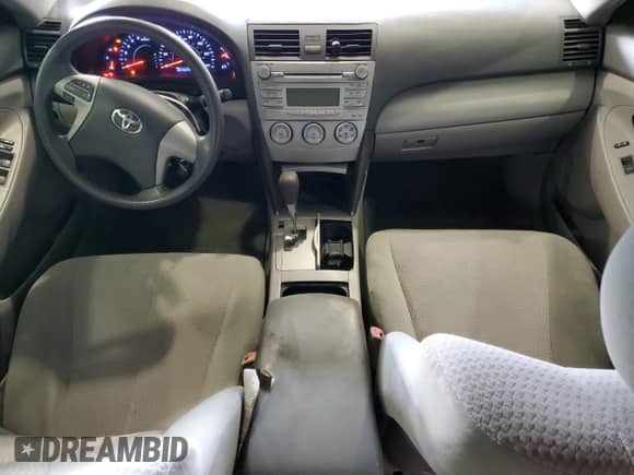 2011 Toyota Camry LE z VIN 4T4BF3EKXBR214266, wystawiony jako Copart lot #86236685 z przebiegiem 182 466 mil mil oraz Szkoda całkowita • Salvage title. Historia ofert i sprzedaży dostępna na DreamBid. Obrazek 8.