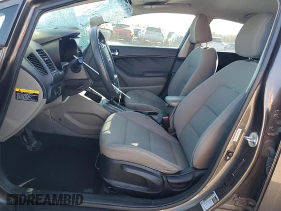 ✅ 2014 Kia Forte LX • VIN: KNAFX4A69E5161079 • Лот: 89722325. Опубликован ранее на Copart с пробегом 128 380 миль. Бесплатный доступ к архиву аукционных продаж из США и подробный отчёт об истории автомобиля на DreamBid. Изображение 7.