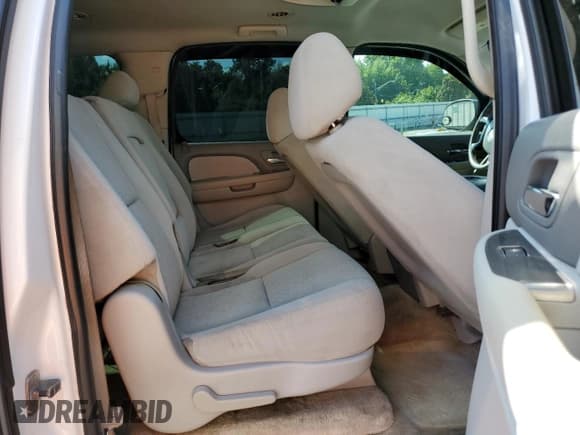 ✅ 2007 Chevrolet Suburban LS • VIN: 3GNFK16377G267838 • Lot: 69980735. Wystawiony na Copart z przebiegiem 180 255 mil. Bezpłatny archiwum sprzedaży aukcyjnych z USA i szczegółowy raport historii pojazdu na DreamBid. Zdjęcie 11.