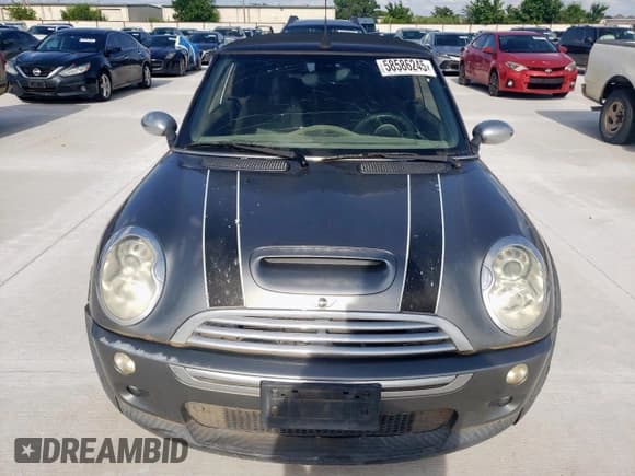 ✅ 2005 MINI Convertible S • VIN: WMWRH33475TF81146 • Lot: 58586245. Wystawiony na Copart z przebiegiem Nie podano. Bezpłatny archiwum sprzedaży aukcyjnych z USA i szczegółowy raport historii pojazdu na DreamBid. Zdjęcie 5.