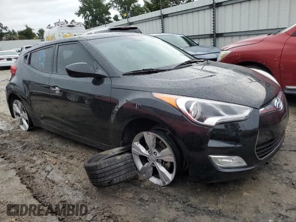 ✅ 2017 Hyundai Veloster • VIN: KMHTC6AD5HU317359 • Lot: 72613144. Wystawiony na Copart z przebiegiem 57 742 mil. Bezpłatny archiwum sprzedaży aukcyjnych z USA i szczegółowy raport historii pojazdu na DreamBid. Zdjęcie 4.