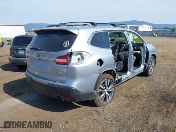 ✅ 2019 Subaru Ascent Premium • VIN: 4S4WMAHD6K3433802 • Lot: 42500129. Listed on IAAI with 81,556 mi. Free auction sales archive from the USA and detailed vehicle history report at DreamBid. Image 4.