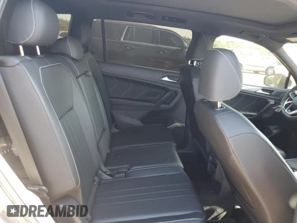 ✅ 2024 Volkswagen Tiguan SE R-Line Black • VIN: 3VVCB7AX7RM229539 • Lot: 68516765. Wystawiony na Copart z przebiegiem 3 242 mil. Bezpłatny archiwum sprzedaży aukcyjnych z USA i szczegółowy raport historii pojazdu na DreamBid. Zdjęcie 11.