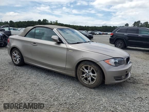 ✅ 2009 BMW 1 Series 128i • VIN: WBAUL73589VJ76395 • Lot: 69546345. Wystawiony na Copart z przebiegiem 178 389 mil. Bezpłatny archiwum sprzedaży aukcyjnych z USA i szczegółowy raport historii pojazdu na DreamBid. Zdjęcie 4.