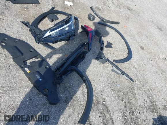 ✅ 2024 Lexus NX 350h Premium • VIN: JTJGKCEZ1R5022734 • Lot: 43813736. Listed on IAAI with 3,769 mi. Free auction sales archive from the USA and detailed vehicle history report at DreamBid. Image 12.