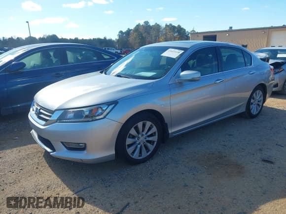 ✅ 2013 Honda Accord EX • VIN: 1HGCR2F76DA259211 • Lot: 43653118. Wystawiony na IAAI z przebiegiem 177 285 mil. Bezpłatny archiwum sprzedaży aukcyjnych z USA i szczegółowy raport historii pojazdu na DreamBid. Zdjęcie 17.