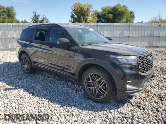 ✅ 2025 Ford Explorer ST-Line • VIN: 1FMUK8KHXSGB37949 • Lot: 84734655. Wystawiony na Copart z przebiegiem 15 937 mil. Bezpłatny archiwum sprzedaży aukcyjnych z USA i szczegółowy raport historii pojazdu na DreamBid. Zdjęcie 4.