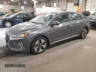 2020 Hyundai Ioniq SEL с VIN KMHC85LC7LU207471, выставлен на аукционе Copart как лот 77454154 с пробегом 62 476 миль миль и Списание • Salvage title. История ставок и продаж доступна на DreamBid. Изображение 1.