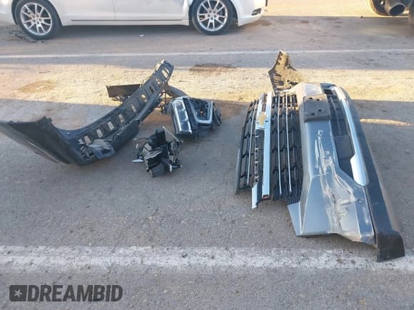 ✅ 2022 Chevrolet Tahoe LT • VIN: 1GNSKNKD4NR268950 • Lot: 43358518. Listed on IAAI with 40,387 mi. Free auction sales archive from the USA and detailed vehicle history report at DreamBid. Image 12.