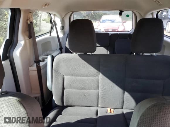 ✅ 2018 Dodge Grand Caravan SE • VIN: 2C4RDGBG4JR275957 • Lot: 83933845. Wystawiony na Copart z przebiegiem 161 505 mil. Bezpłatny archiwum sprzedaży aukcyjnych z USA i szczegółowy raport historii pojazdu na DreamBid. Zdjęcie 10.