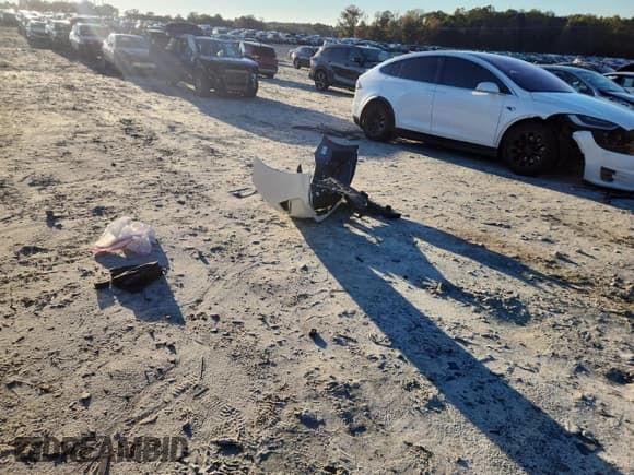 ✅ 2018 Lexus ES 350 • VIN: 58ABK1GG4JU101326 • Lot: 90657245. Wystawiony na Copart z przebiegiem 87 788 mil. Bezpłatny archiwum sprzedaży aukcyjnych z USA i szczegółowy raport historii pojazdu na DreamBid. Zdjęcie 12.