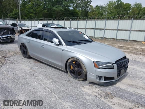 ✅ 2011 Audi A8 • VIN: WAUAVAFD7BN006743 • Lot: 43061393. Wystawiony na IAAI z przebiegiem Nie podano. Bezpłatny archiwum sprzedaży aukcyjnych z USA i szczegółowy raport historii pojazdu na DreamBid. Zdjęcie 1.