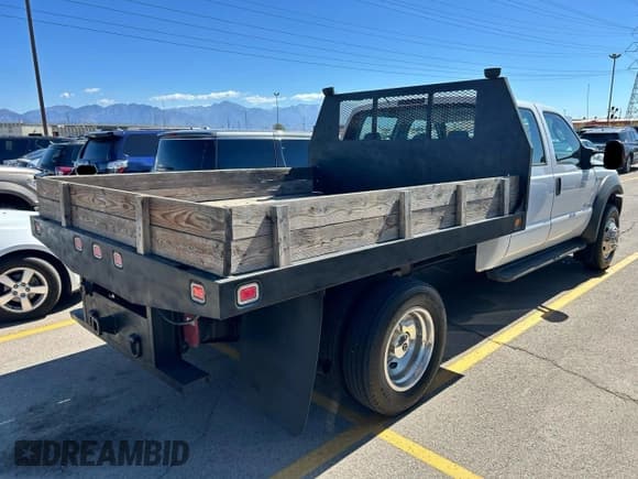 ✅ 2005 Ford F-550 XL • VIN: 1FDAW56P15EC72891 • Lot: 84054585. Wystawiony na Copart z przebiegiem 190 790 mil. Bezpłatny archiwum sprzedaży aukcyjnych z USA i szczegółowy raport historii pojazdu na DreamBid. Zdjęcie 4.