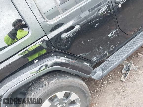 ✅ 2022 Jeep Wrangler Unlimited Sahara • VIN: 1C4HJXEGXNW267813 • Lot: 40331024. Listed on IAAI with 30,905 mi. Free auction sales archive from the USA and detailed vehicle history report at DreamBid. Image 6.