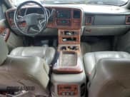 ✅ 2005 Chevrolet Avalanche Z71 • VIN: 3GNEK12Z95G235170 • Lot: 90587725. Listed on Copart with 201,040 mi. Free auction sales archive from the USA and detailed vehicle history report at DreamBid. Image 8.