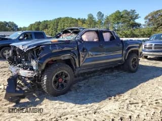 ✅ 2025 Toyota Tacoma Limited Hybrid • VIN: 3TYLC5LN3ST017601 • Lot: 86611745. Wystawiony na Copart z przebiegiem Nie podano. Bezpłatny archiwum sprzedaży aukcyjnych z USA i szczegółowy raport historii pojazdu na DreamBid. Zdjęcie 1.