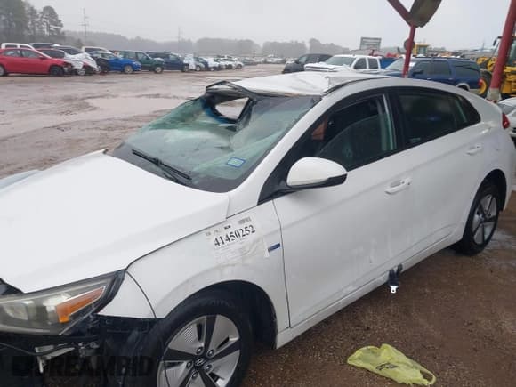 ✅ 2018 Hyundai Ioniq Blue • VIN: KMHC65LCXJU076829 • Lot: 41450252. Wystawiony na IAAI z przebiegiem 159 242 mil. Bezpłatny archiwum sprzedaży aukcyjnych z USA i szczegółowy raport historii pojazdu na DreamBid. Zdjęcie 19.