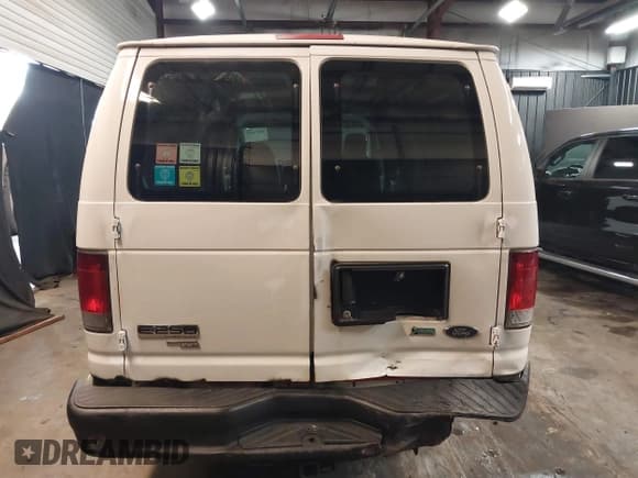 ✅ 2012 Ford Econoline Cargo Commercial • VIN: 1FTNS2EL0CDA36931 • Lot: 42454631. Wystawiony na IAAI z przebiegiem 201 898 mil. Bezpłatny archiwum sprzedaży aukcyjnych z USA i szczegółowy raport historii pojazdu na DreamBid. Zdjęcie 16.