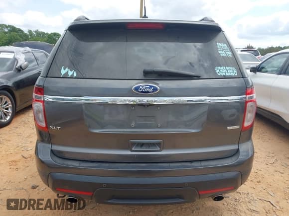 ✅ 2015 Ford Explorer XLT • VIN: 1FM5K8D85FGA78185 • Lot: 42108090. Wystawiony na IAAI z przebiegiem 178 365 mil. Bezpłatny archiwum sprzedaży aukcyjnych z USA i szczegółowy raport historii pojazdu na DreamBid. Zdjęcie 17.