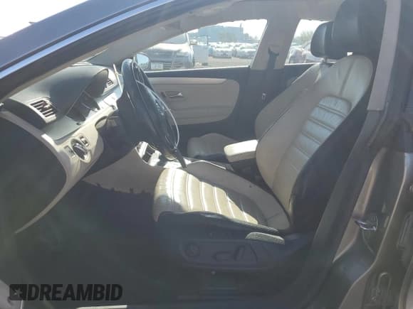 ✅ 2009 Volkswagen CC 4Motion • VIN: WVWGU73C39E532764 • Lot: 87375285. Wystawiony na Copart z przebiegiem Nie podano. Bezpłatny archiwum sprzedaży aukcyjnych z USA i szczegółowy raport historii pojazdu na DreamBid. Zdjęcie 7.