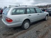 ✅ 1999 Mercedes-Benz E 320 • VIN: WDBJH82F8XX026049 • Lot: 51020325. Listed on Copart with 157,295 mi. Free auction sales archive from the USA and detailed vehicle history report at DreamBid. Image 3.