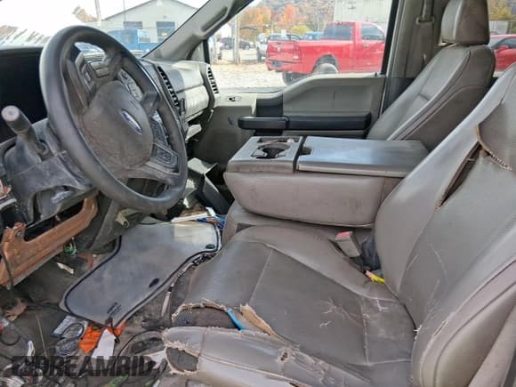 ✅ 2019 Ford F-350 Platinum • VIN: 1FT7W3BT9KED43627 • Lot: 43832539. Wystawiony na IAAI z przebiegiem Nie podano. Bezpłatny archiwum sprzedaży aukcyjnych z USA i szczegółowy raport historii pojazdu na DreamBid. Zdjęcie 1.