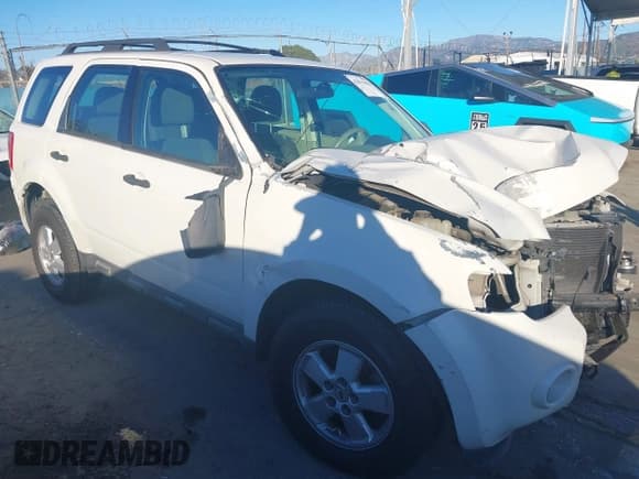 ✅ 2010 Ford Escape XLS • VIN: 1FMCU0C79AKC64216 • Лот: 43841078. Опубликован ранее на IAAI с пробегом Не указан. Бесплатный доступ к архиву аукционных продаж из США и подробный отчёт об истории автомобиля на DreamBid. Изображение 1.