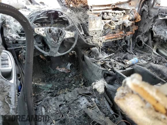 ✅ 2019 Chevrolet Malibu LT • VIN: 1G1ZD5ST4KF173416 • Lot: 81830195. Wystawiony na Copart z przebiegiem Nie podano mil. Skorzystaj z bezpłatnego archiwum sprzedaży aukcyjnych z USA i zobacz szczegółowy raport historii pojazdu na DreamBid. Zdjęcie 8.