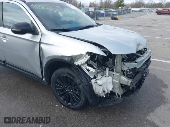 ✅ 2020 Mitsubishi Outlander ES • VIN: JA4AZ3A31LZ046189 • Lot: 41883894. Listed on IAAI with 97,857 mi. Free auction sales archive from the USA and detailed vehicle history report at DreamBid. Image 6.