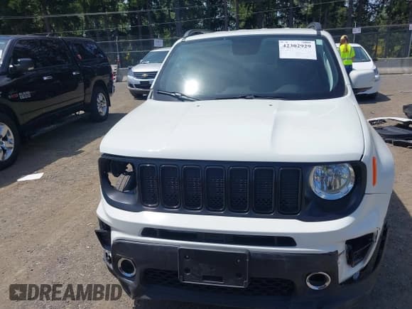 ✅ 2019 Jeep Renegade Altitude • VIN: ZACNJBBB4KPK54687 • Lot: 42302929. Wystawiony na IAAI z przebiegiem 70 122 mil. Bezpłatny archiwum sprzedaży aukcyjnych z USA i szczegółowy raport historii pojazdu na DreamBid. Zdjęcie 13.