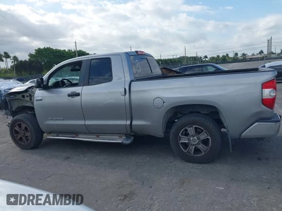 ✅ 2015 Toyota Tundra SR5 • VIN: 5TFRY5F15FX177849 • Lot: 41912719. Wystawiony na IAAI z przebiegiem 233 567 mil. Bezpłatny archiwum sprzedaży aukcyjnych z USA i szczegółowy raport historii pojazdu na DreamBid. Zdjęcie 15.