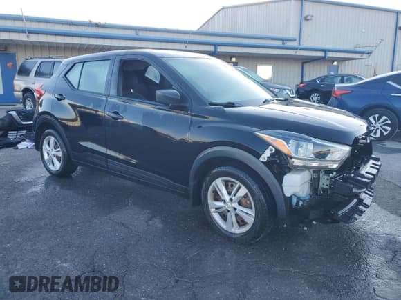 ✅ 2020 Nissan Kicks S • VIN: 3N1CP5BVXLL567597 • Lot: 91438255. Wystawiony na Copart z przebiegiem 121 498 mil. Bezpłatny archiwum sprzedaży aukcyjnych z USA i szczegółowy raport historii pojazdu na DreamBid. Zdjęcie 4.